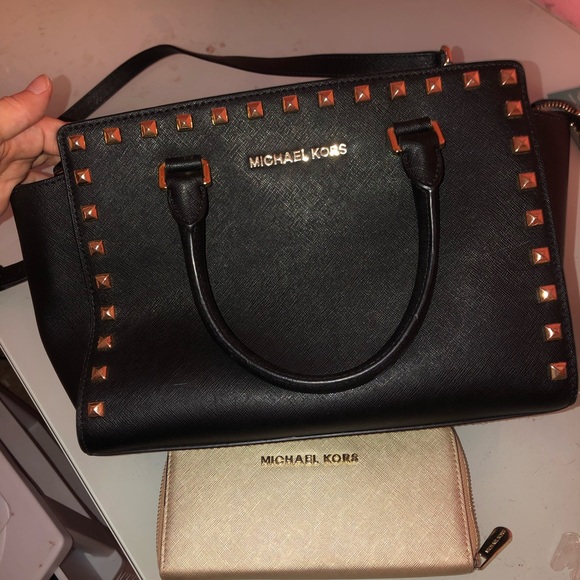 Authentic black Michael Kors purse and wallet - Picture 1 of 8